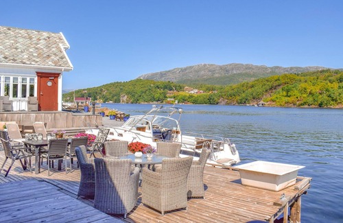 Skjoldastraumen House | 3 bedroom accommodation in Skjoldastraumen