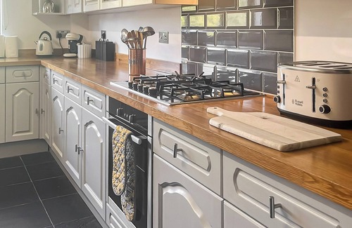 Haverfordwest Cottage | 3 bedroom accommodation in Johnston, near Haverfordwest