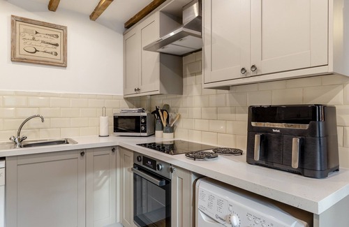 Cutthorpe Cottage | 3 bedroom accommodation in Cutthorpe, near Chesterfield
