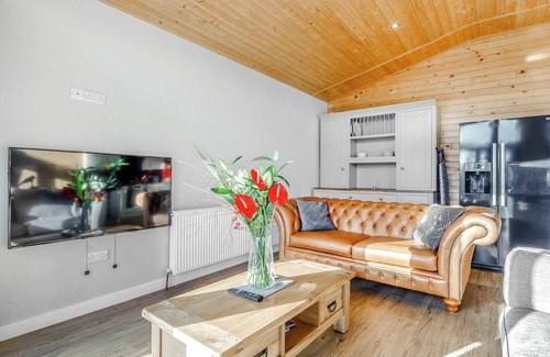 Welsh Frankton Ski Chalet | 3 bedroom accommodation in Ellesmere