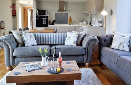 Llanddeusant Cottage | 3 bedroom accommodation in Llanddeusant, near Llangadog