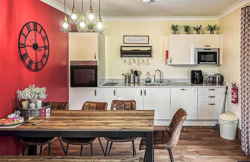 Flaxton Ski Chalet | 3 bedroom accommodation in Flaxton