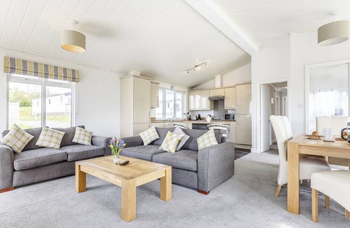White Cross Ski Chalet | 3 bedroom accommodation in Newquay