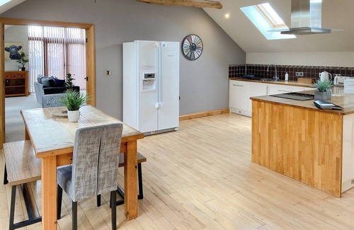 Cilybebyll Cottage | 3 bedroom accommodation in Rh&ocirc;s, near Pontardawe