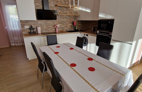 Dizzasco Apartment | 3-bedroom apartment in gorgeous Dizzasco with WiFi