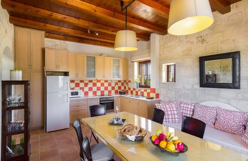 Rapaniana Villa | 3 bedroom Beachfront Villa Emerald 80 meters from the beach