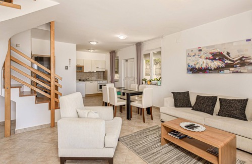 Banjol Apartment | 3 bedroom beautiful apartment in Banjol