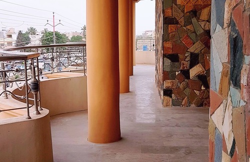 Karachi House | 3 Bedroom Comfort Home - 2 minutes to the hospitals and super stores