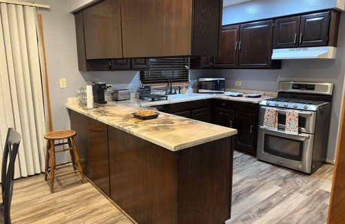 La Grange Apartment | 3 bedroom Condo on Lagrange