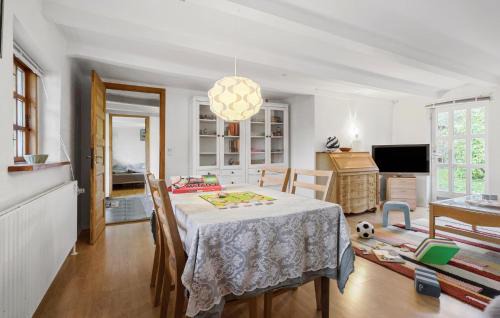 Hadbjerg House | 3 Bedroom Cozy Home In Hadsten