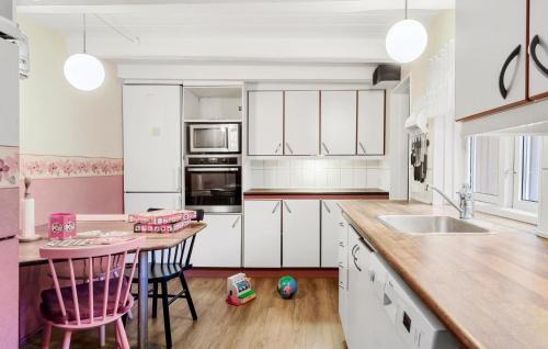 Hadbjerg House | 3 Bedroom Cozy Home In Hadsten