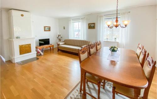 Jalluntofta House | 3 Bedroom Cozy Home In Unnaryd