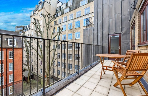 Bloomsbury Apartment | 3 Bedroom Family Apartment With Private Terrace