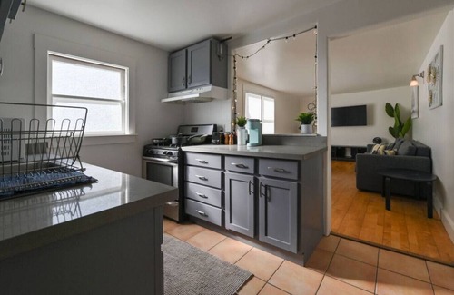 Poets Corner Apartment | 3 bedroom flat in Berkeley's Poet's Corner