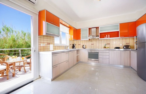 Kamisiana House | 3-bedroom Geas House Ammos
