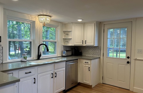 Marion House | 3 Bedroom Home Facing Inner harbor with 1st Floor King Bedroom.