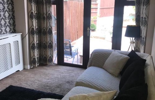 Erdington House | 3 bedroom home with stunning views and hot tub