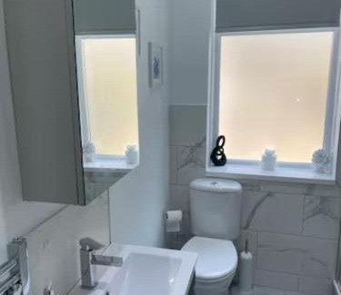 Brighouse Apartment | 3 Bedroom House Brighouse