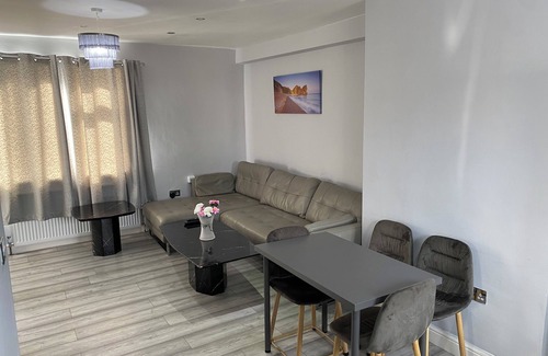 Loughborough House | 3 bedroom House in Loughborough