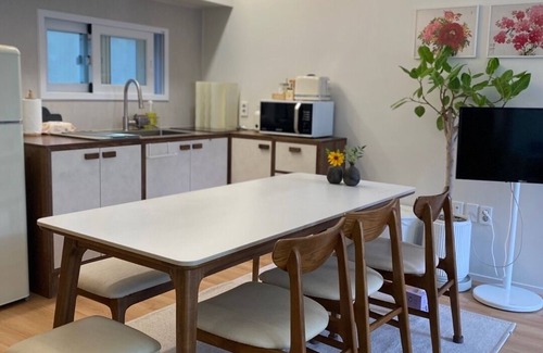 Gyeongju House | 3-bedroom house in beautiful Gyeongju with WiFi, AC