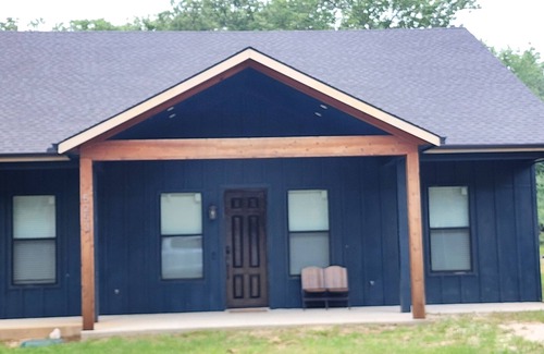 Log Cabin House | 3-bedroom house in charming Malakoff with WiFi, bring your boat. Park ramp 2min.