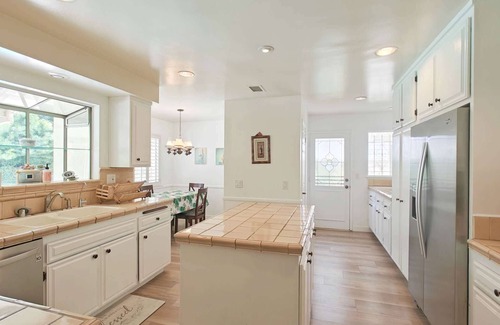 Arcadia House | 3-bedroom house in charming Arcadia with pool