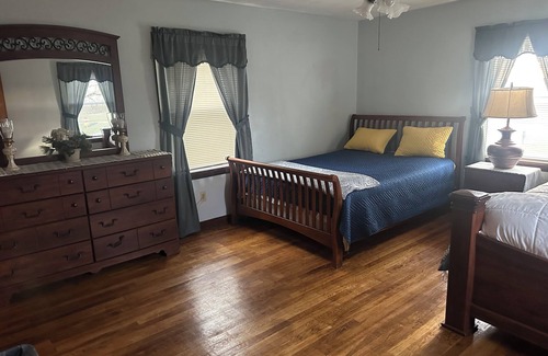 Homerville House | 3-bedroom house in delightful Grafton has AC, WiFi, close to Wellington, Oberlin