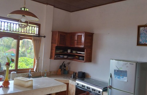 Kalibukbuk House | 3-bedroom house in North Bali with AC, WiFi and pool and views. Enjoy your stay!