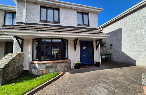 Ardee House | 3 bedroom house in the heart of Ardee with WiFi. Leave the car at home!