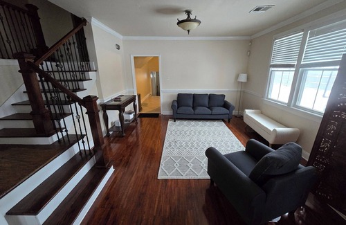 Saint Anthony House | 3-bedroom house in awesome New Orleans with AC, WiFi, living room and den.