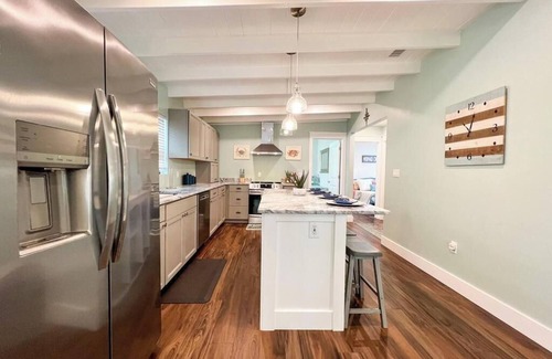 Steinhatchee House | 3-bedroom house in charming Steinhatchee with AC, WiFi. Enjoy a relaxing getaway