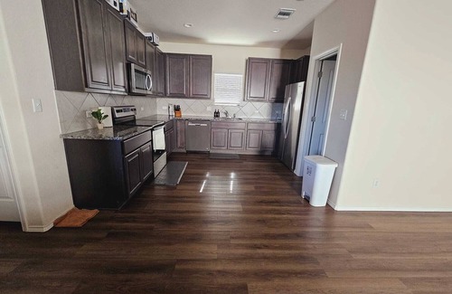 Converse House | 3-bedroom house in wonderful Converse with AC