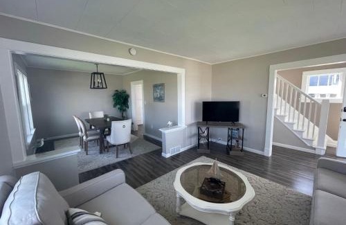 Lake City House | 3 Bedroom House with Lake Pepin views with access to shared pool
