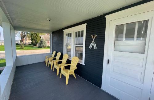 Lake City House | 3 Bedroom House with Lake Pepin views with access to shared pool