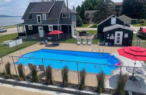 Lake City House | 3 Bedroom House with Lake Pepin views with access to shared pool