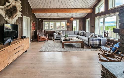 Kongsberg House | 3 Bedroom Lovely Home In Skollenborg