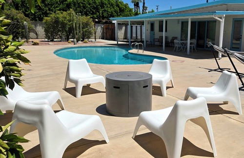 Palm Springs House | 3-bedroom Meiselman Retreat in serene Palm Springs with AC