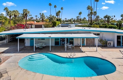 Palm Springs House | 3-bedroom Meiselman Retreat in serene Palm Springs with AC