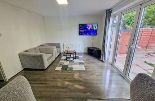 Northenden House | 3 Bedroom Northenden Home by City SuperHost