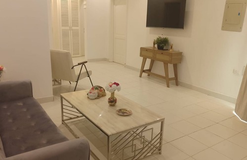 Hera Street Apartment | 3 Bedroom Penthouse Lily 4