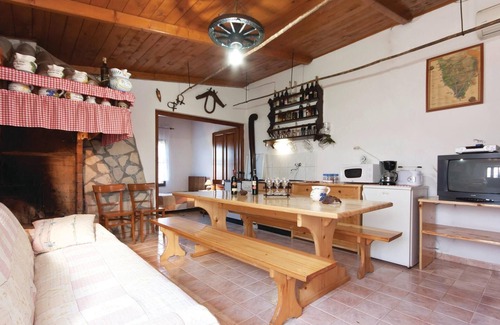 Hrboki House | 3 bedroom pet friendly home in Barban