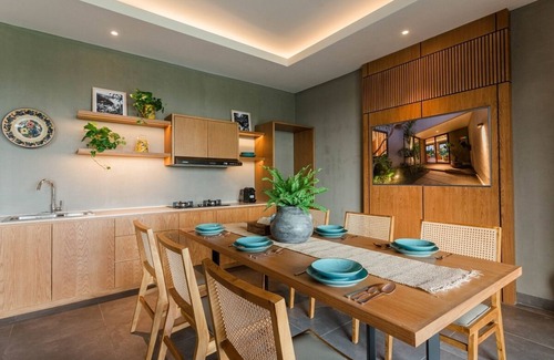 Pejeng Villa | 3 Bedroom Private Villa with Rice Field View