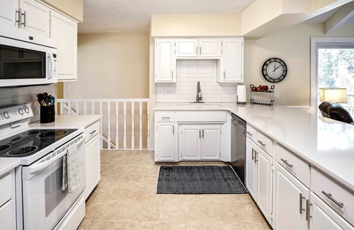 West Omaha House | 3 bedroom Rendezvous Ranch