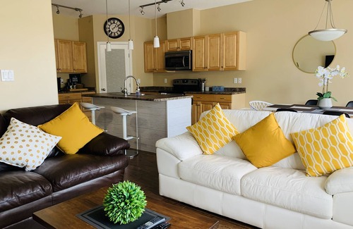 Dawson Creek House | 3 Bedroom Stylish Townhouse in a quite neighbourhood within town