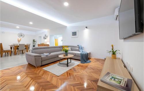Muntic House | 3 Bedroom Villa In Pula