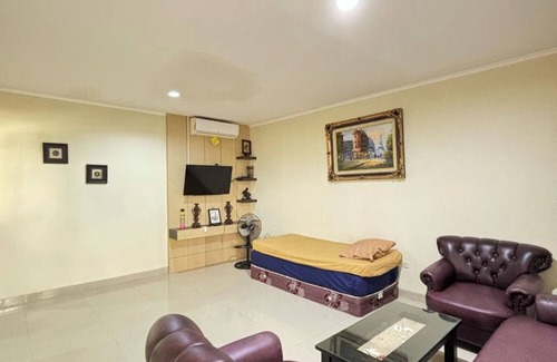 Central Yogyakarta Villa | 3-bedroom villa with AC, WiFi in fabulous Mantrijeron, Jogja
