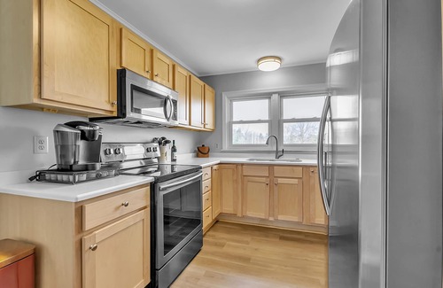 Ripley Apartment | 3 bedrooms Cape Cod at an award wining vineyard -nSparkling Ponds Winery