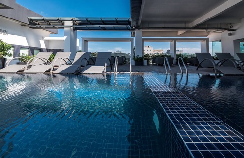 Chamkar Mon Apartment | 3 Bedrooms Suite - Residia at Silvertown