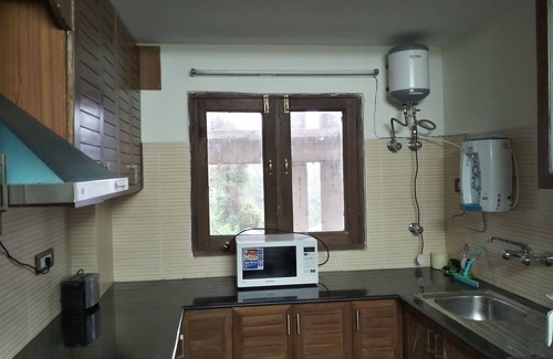 Mashobra Apartment | 3 BHK, Luxurious Homestay Apartment with Secure Parking