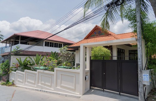 Bophut Villa | 3 BR/3 BA, up to 7 guests, private pool, located 5' from the beach